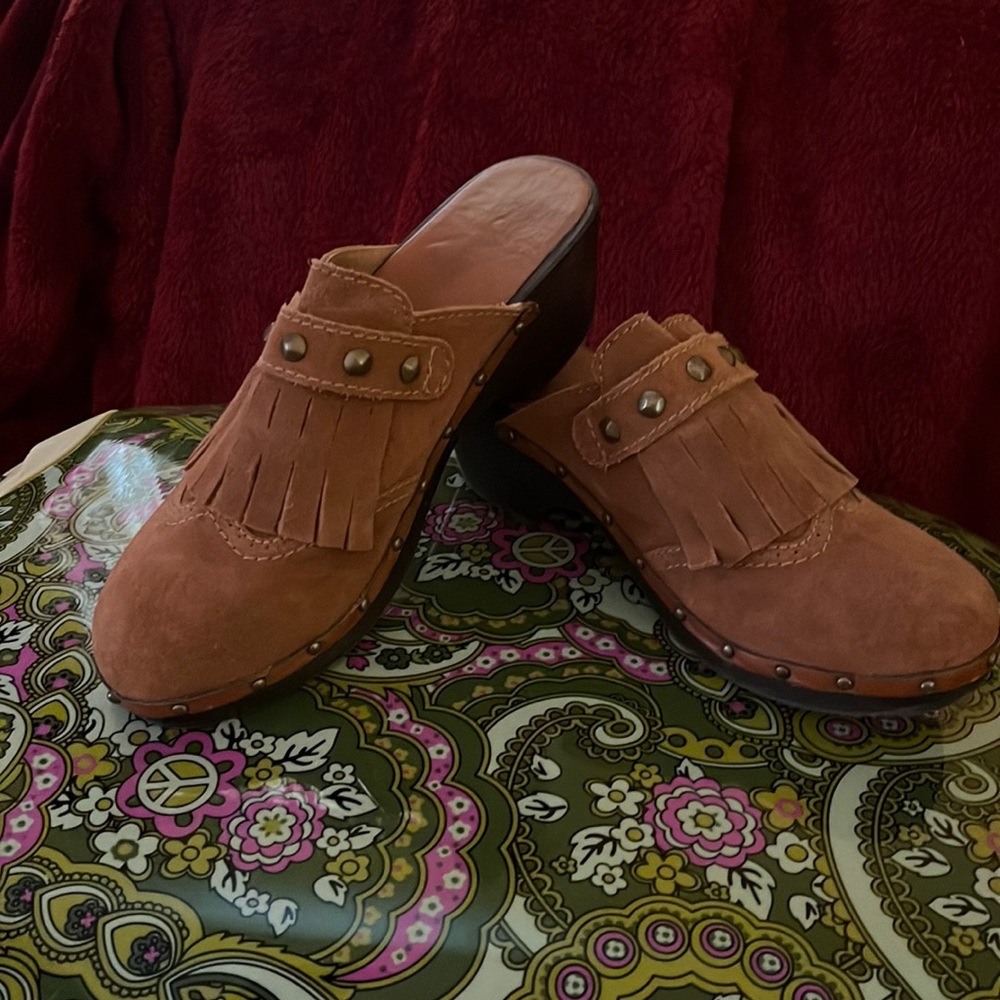 Michael Kors Suede Fringe with Studded Strap wooden clogs. Chestnut size 8-1/2 M
